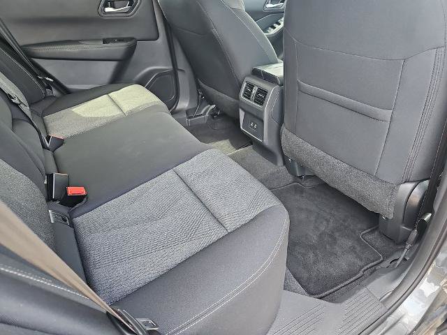 Used 2024 Nissan Rogue SV AWD/4WD image 11