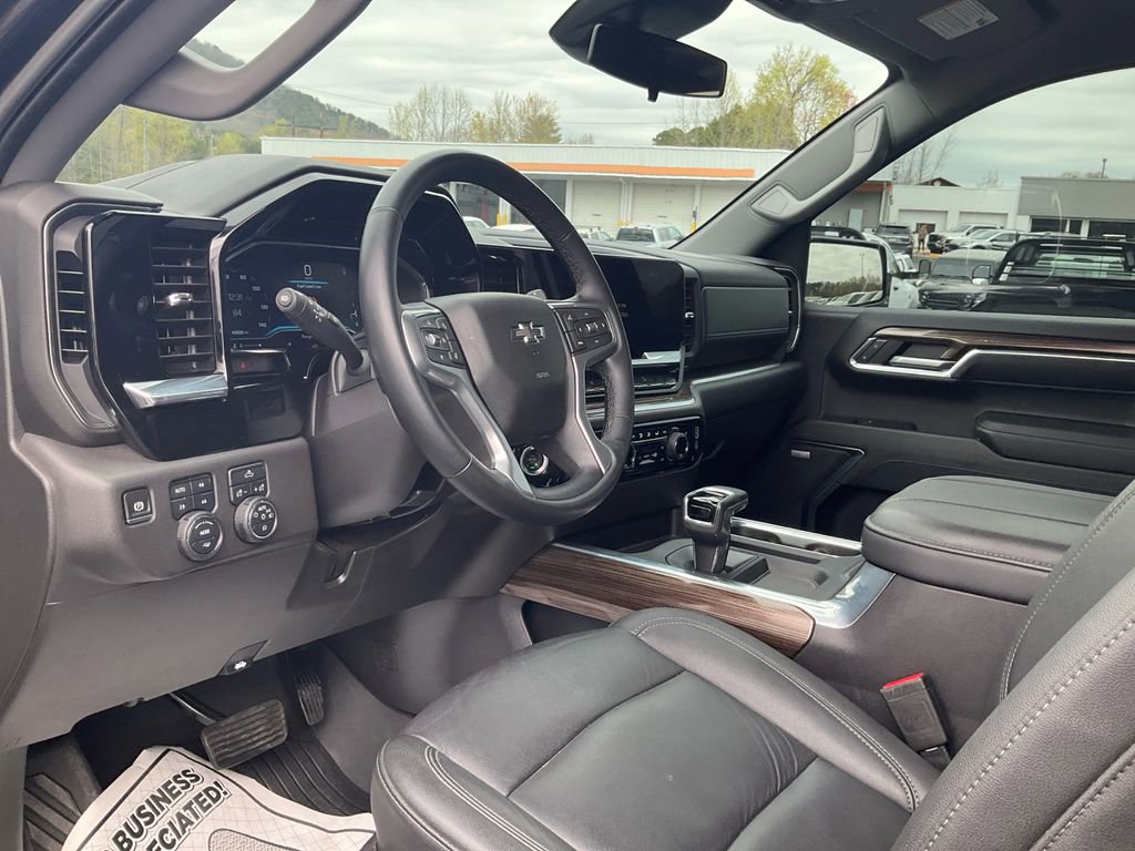 Used 2024 Chevrolet Silverado 1500 LT Trail Boss w/ Convenience Package II image 15