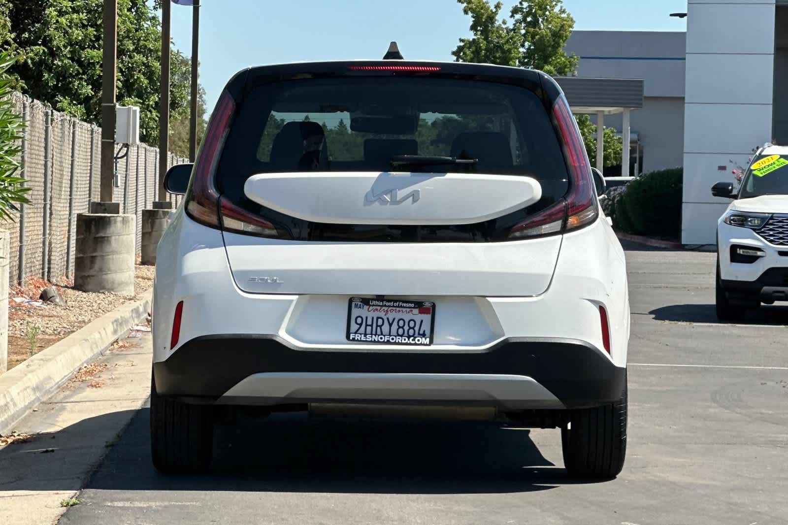 Used 2023 Kia Soul LX w/ LX Technology Package FWD image 8