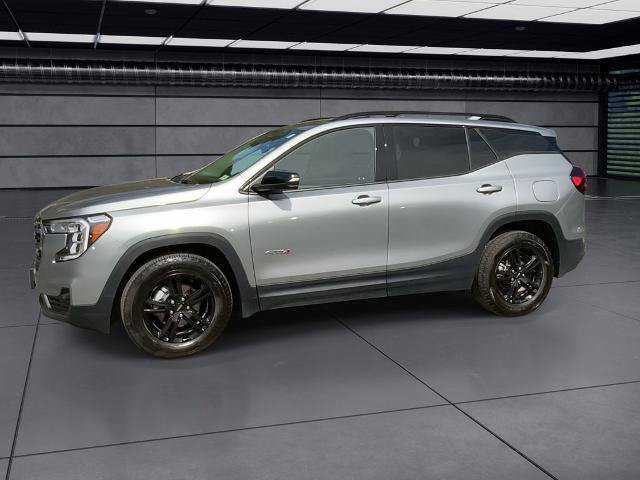 Used 2024 GMC Terrain AT4 AWD/4WD image 9