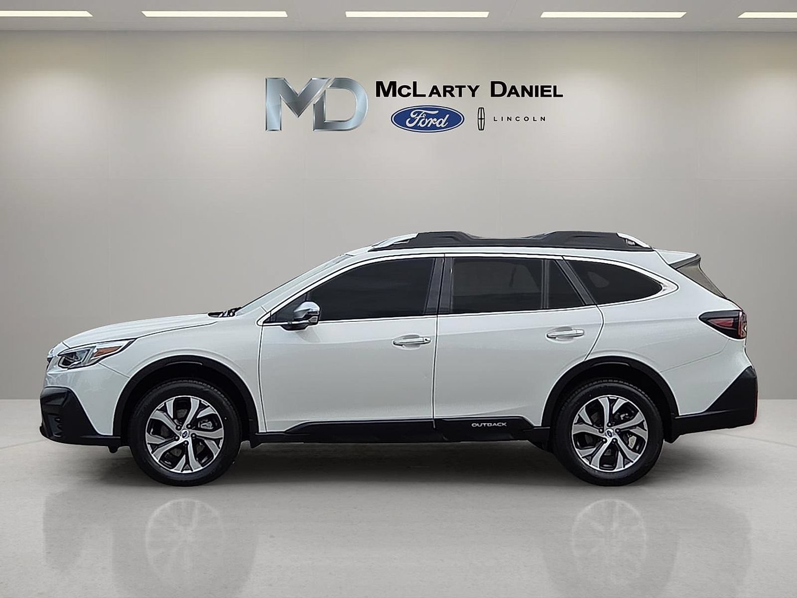 Used 2020 Subaru Outback Touring AWD/4WD image 3