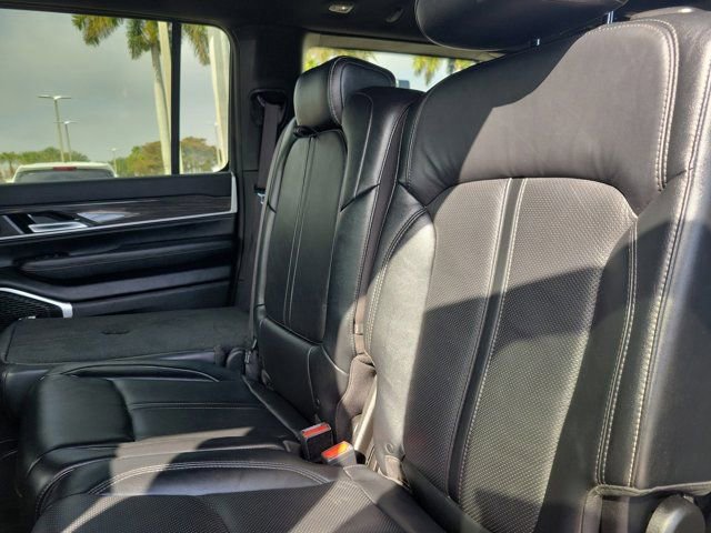 Used 2022 Jeep Wagoneer Series III image 15