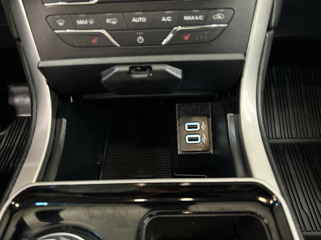 Certified 2019 Ford Edge SEL w/ Cold Weather Package AWD/4WD image 23