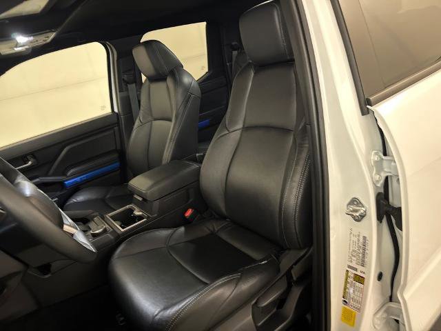 Used 2025 Toyota Tacoma TRD Sport image 18