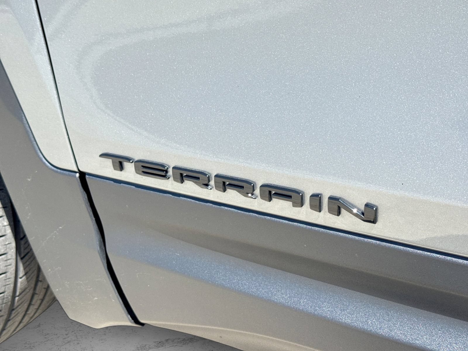 Used 2024 GMC Terrain SLT w/ Elevation Edition AWD/4WD image 15