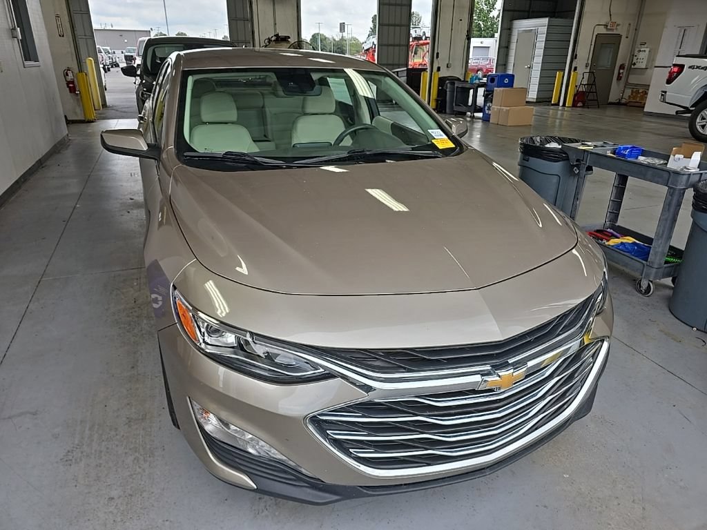 Used 2024 Chevrolet Malibu LT FWD image 1
