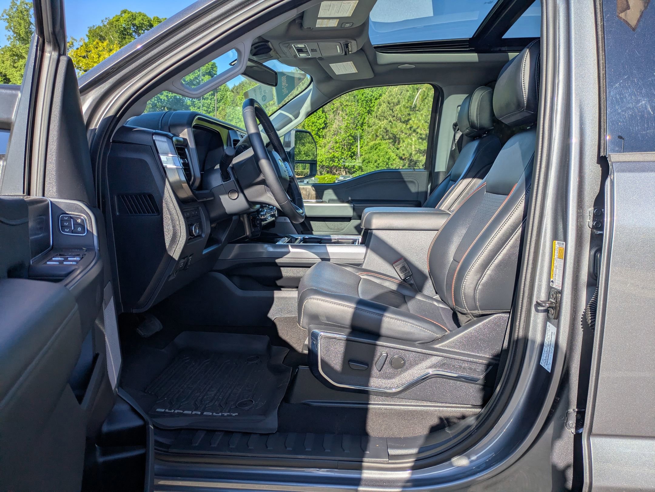 Certified 2024 Ford F350 Lariat w/ Lariat Ultimate Package AWD/4WD image 15