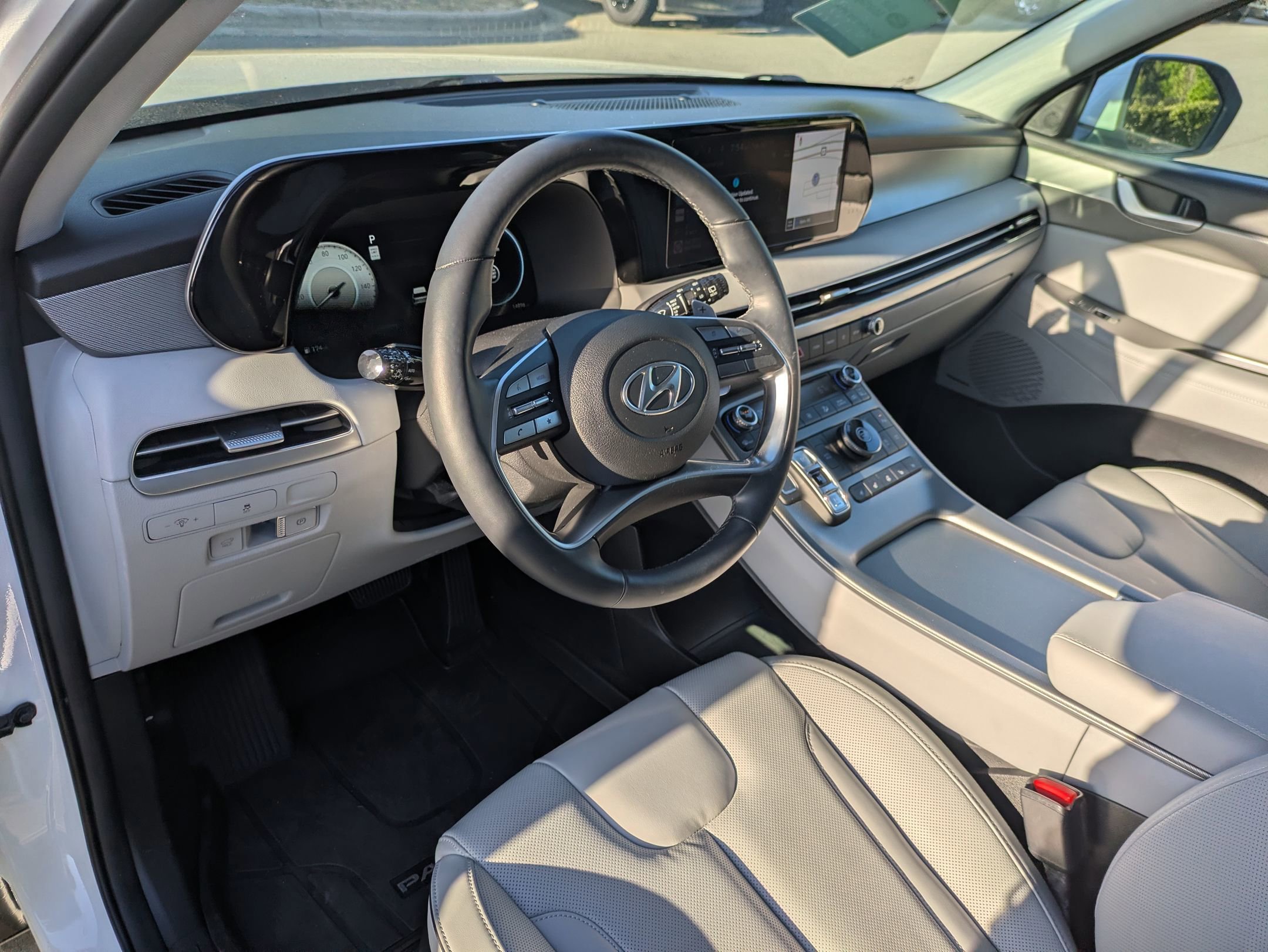 Used 2024 Hyundai Palisade SEL w/ Premium Package FWD image 13