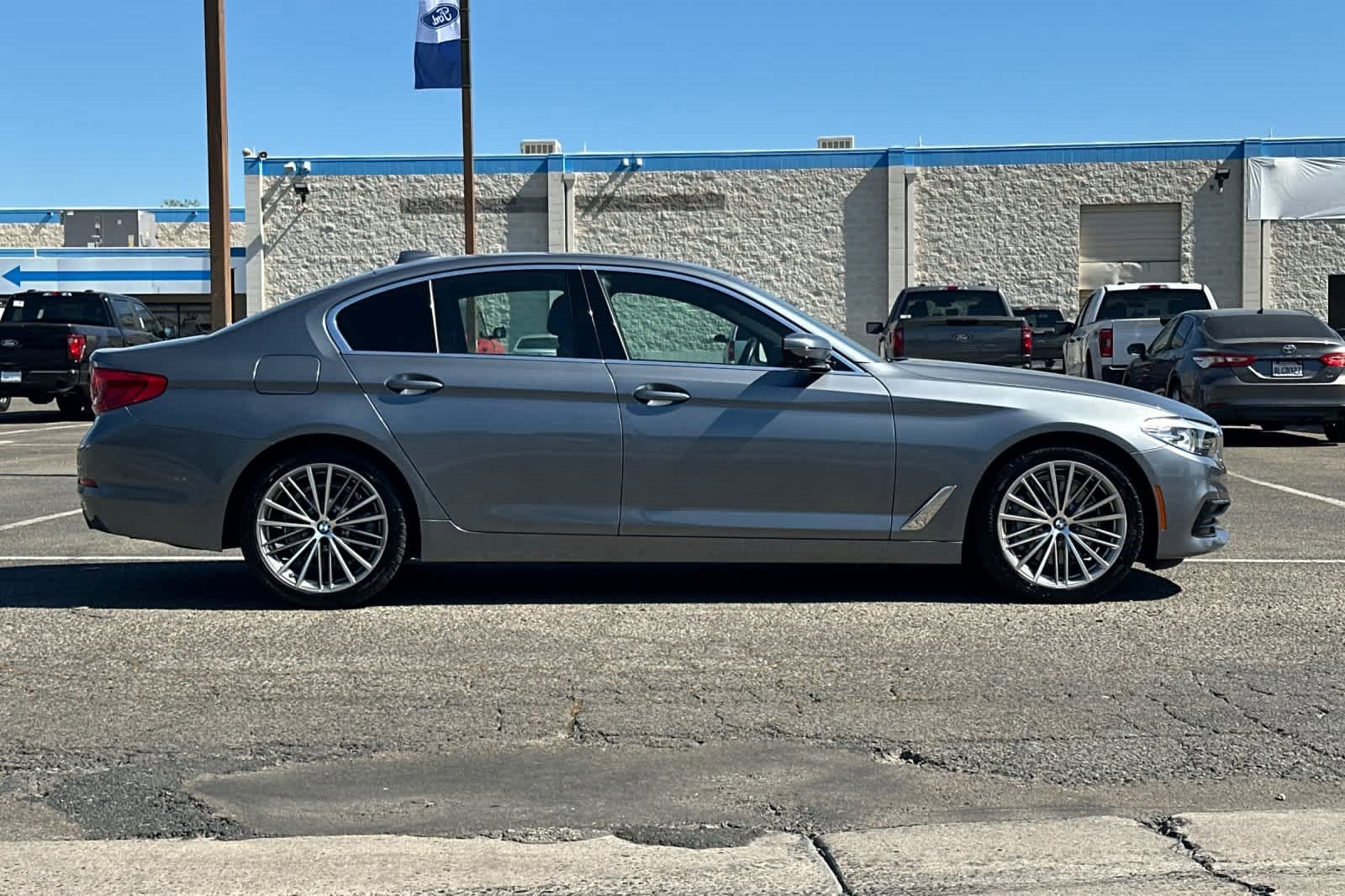 Used 2019 BMW 530i w/ Convenience Package image 9