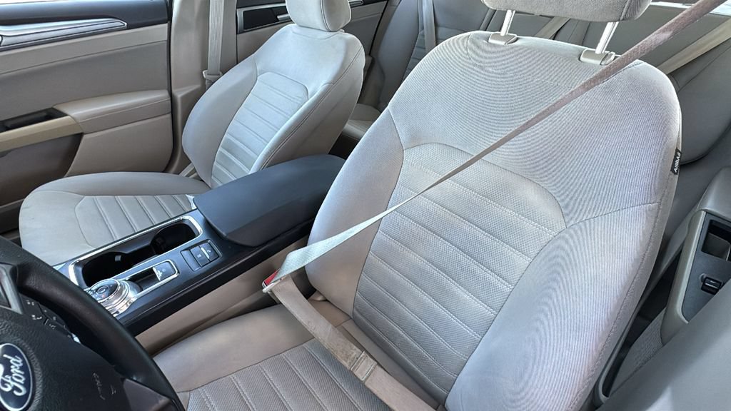 Certified 2020 Ford Fusion SE FWD image 22