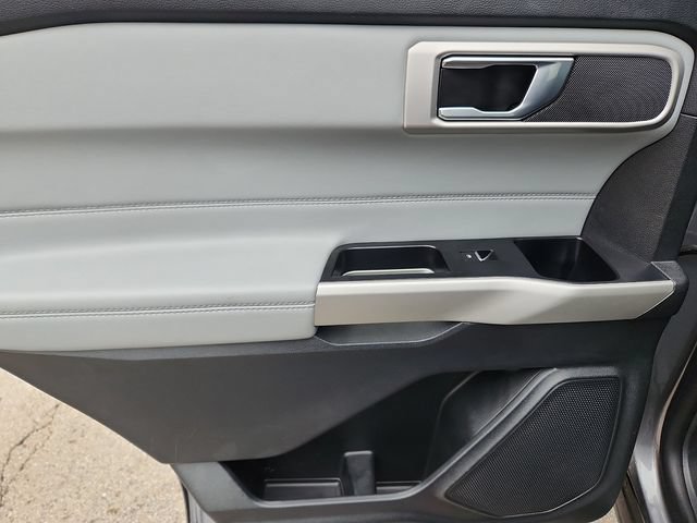 Certified 2022 Ford Explorer XLT w/ Equipment Group 202A AWD/4WD image 27