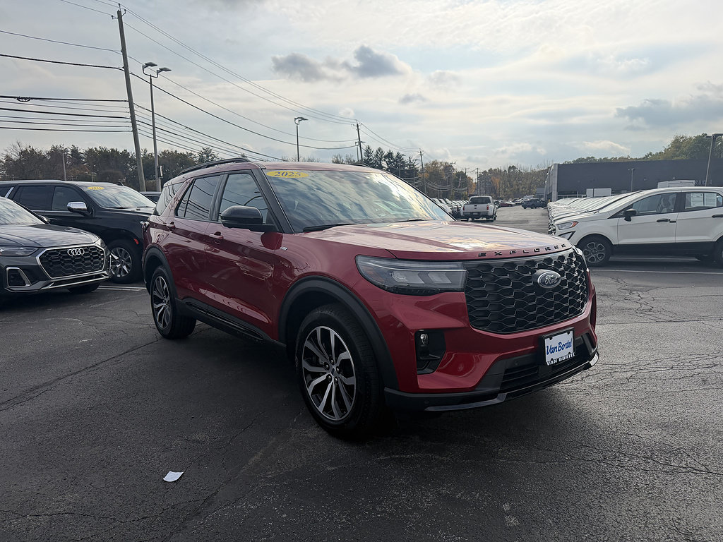 Certified 2025 Ford Explorer ST-Line AWD/4WD image 8