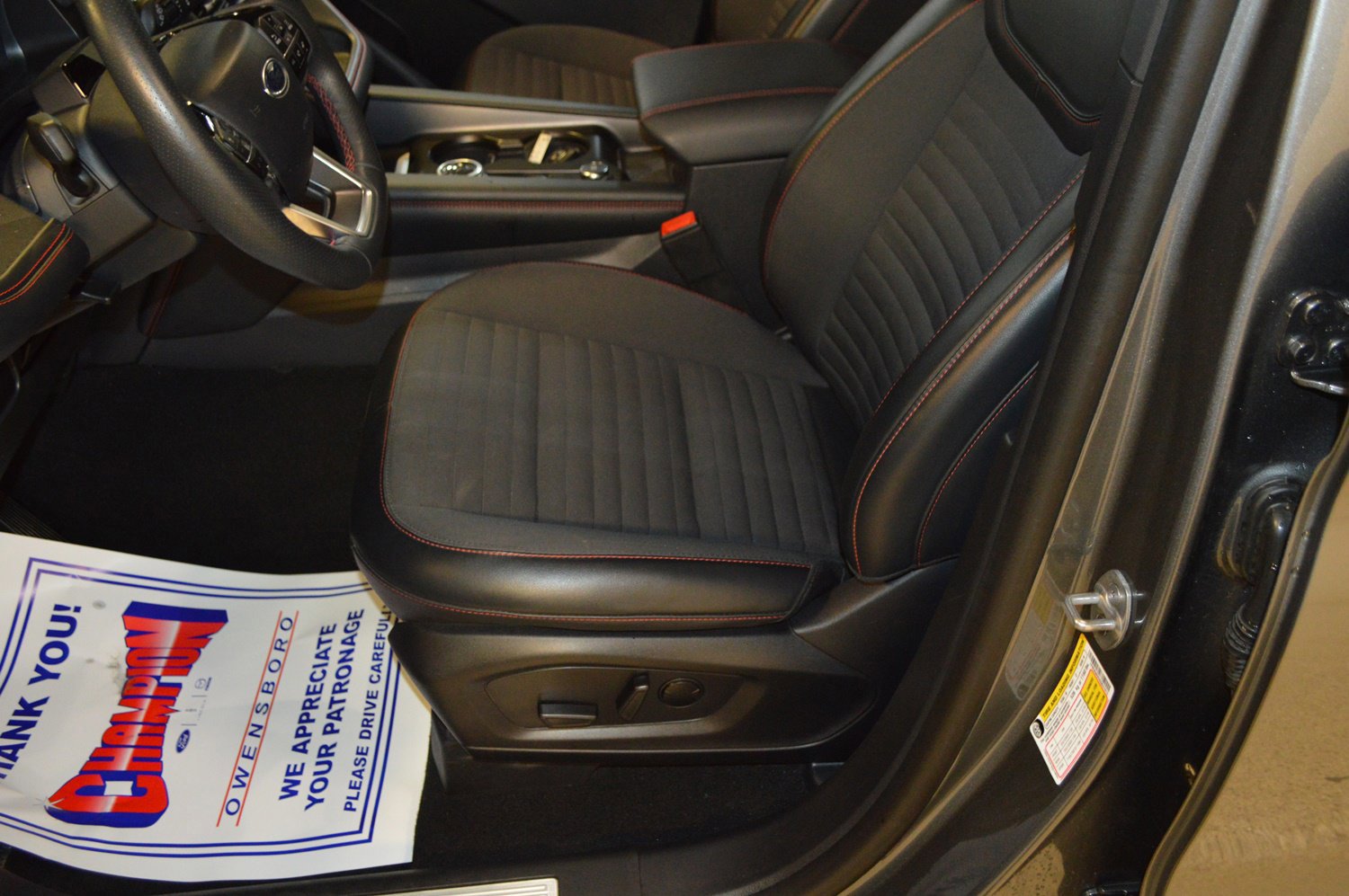 Certified 2025 Ford Explorer ST-Line image 15