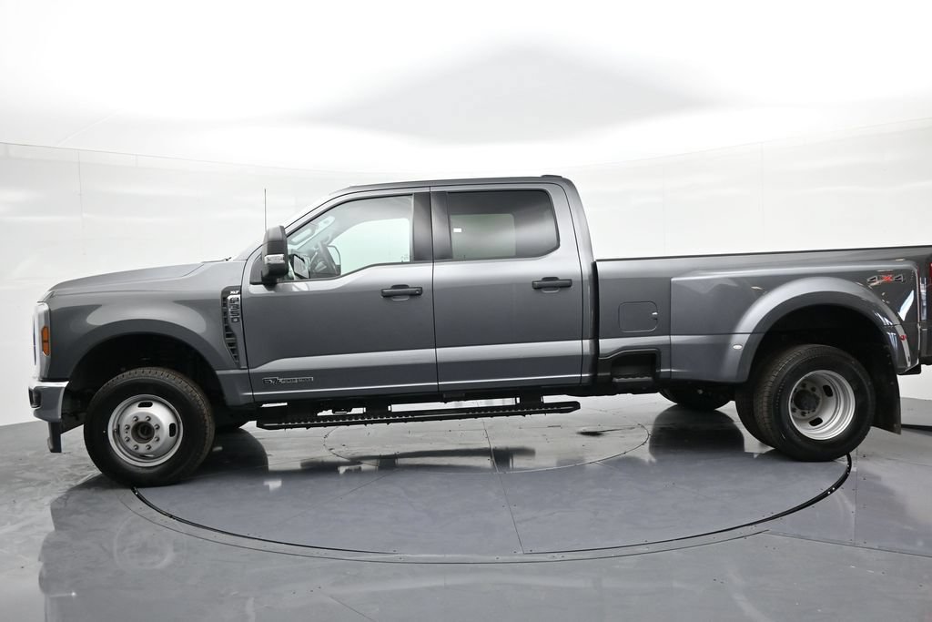Certified 2025 Ford F350 XLT AWD/4WD image 9