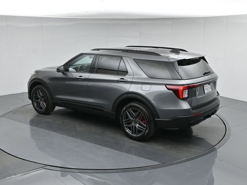 Certified 2025 Ford Explorer ST-Line w/ ST-Line Street Pack AWD/4WD image 44