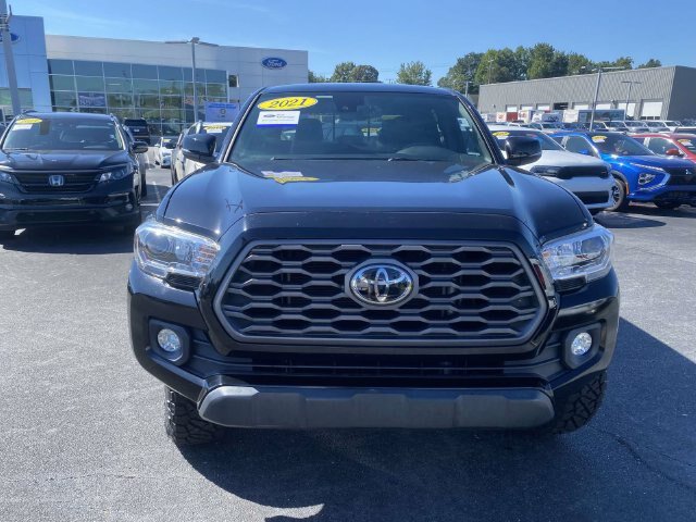 Used 2021 Toyota Tacoma TRD Off-Road AWD/4WD image 2