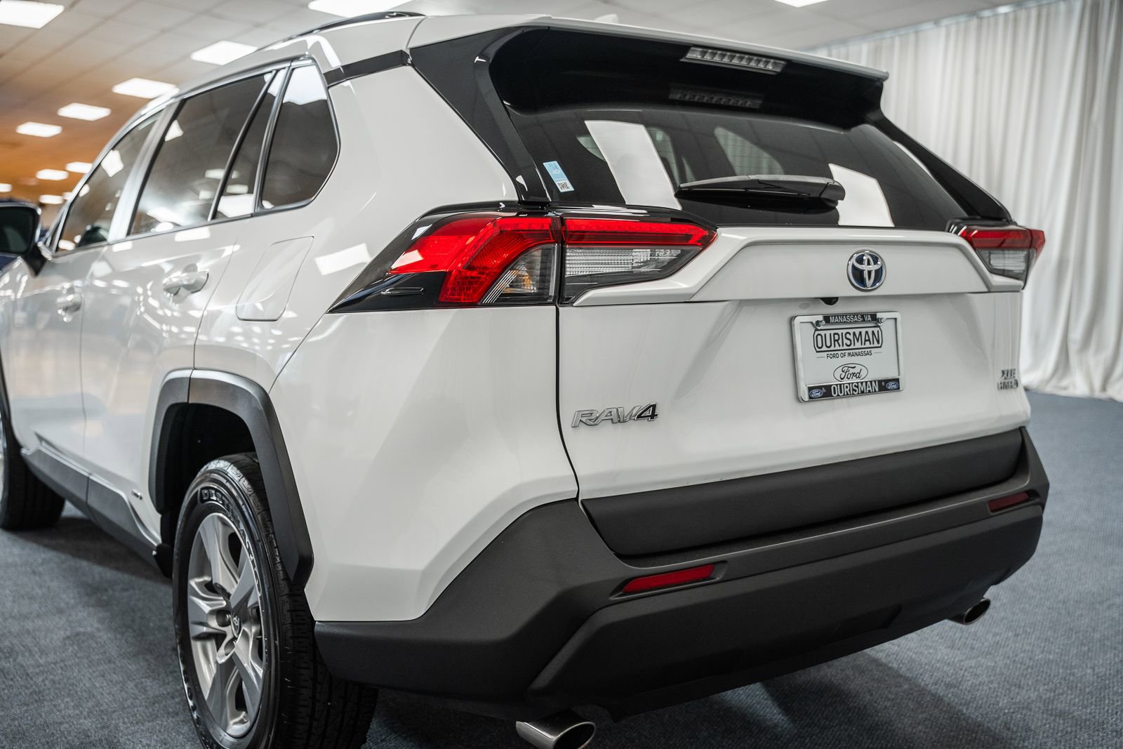 Used 2024 Toyota RAV4 XLE w/ Convenience Package image 6