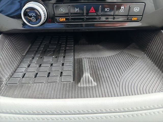 Certified 2025 Ford Explorer Platinum w/ LUX Leather Package image 25