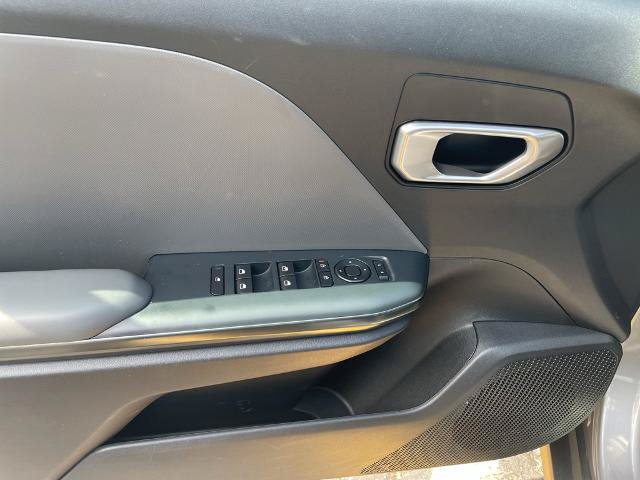 Used 2025 Kia K4 FWD image 28
