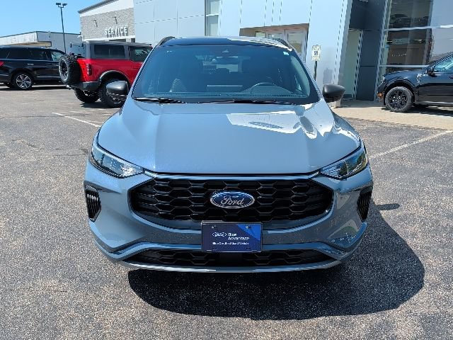 Certified 2023 Ford Escape ST-Line w/ Tech Pack #1 AWD/4WD image 2