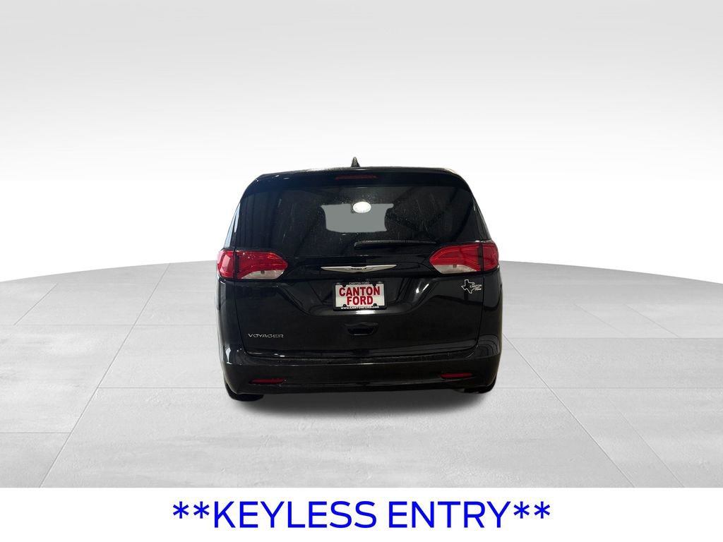 Used 2023 Chrysler Voyager LX FWD image 6