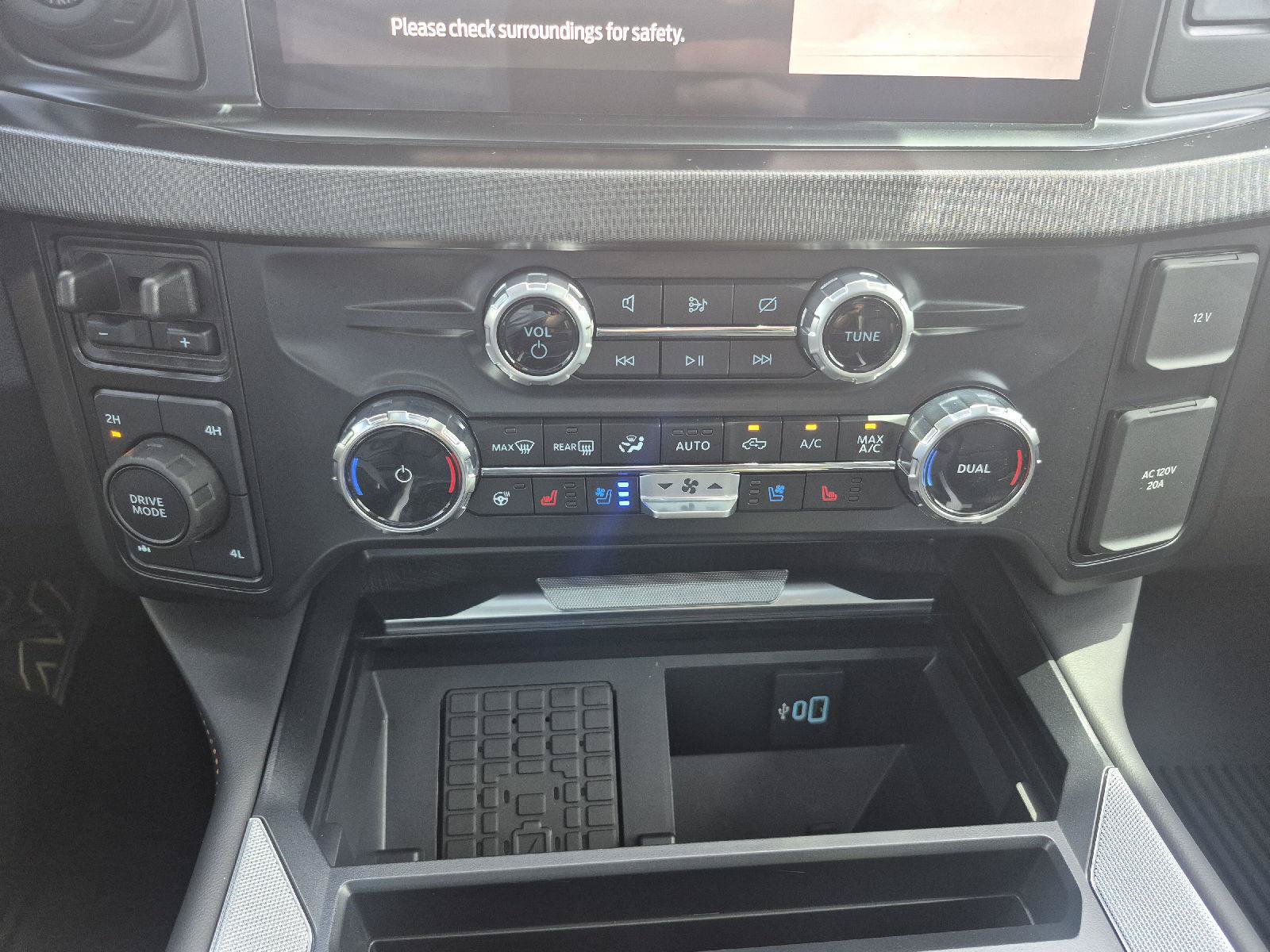 Certified 2024 Ford F350 Platinum w/ FX4 Off-Road Package AWD/4WD image 6