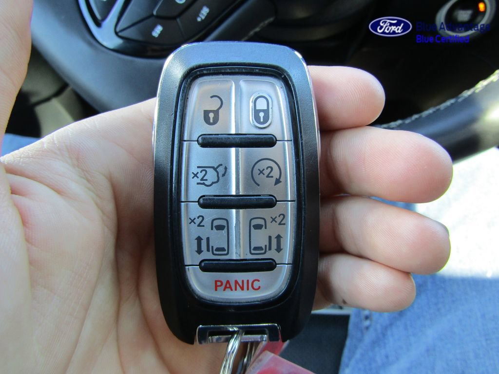 Used 2022 Chrysler Pacifica Limited w/ Uconnect Theater Family Group FWD image 44