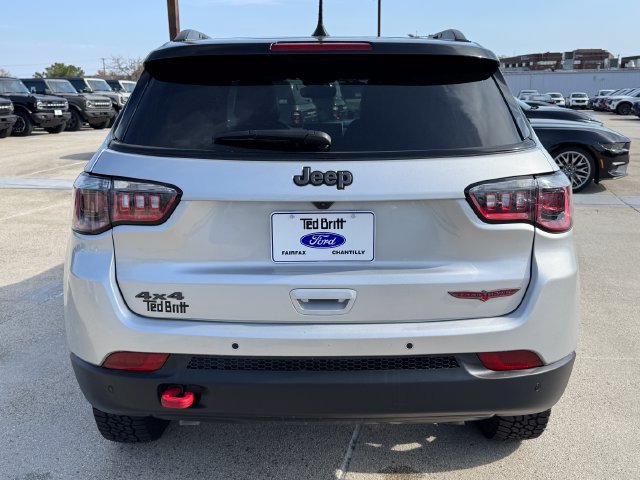 Used 2025 Jeep Compass Trailhawk AWD/4WD image 9