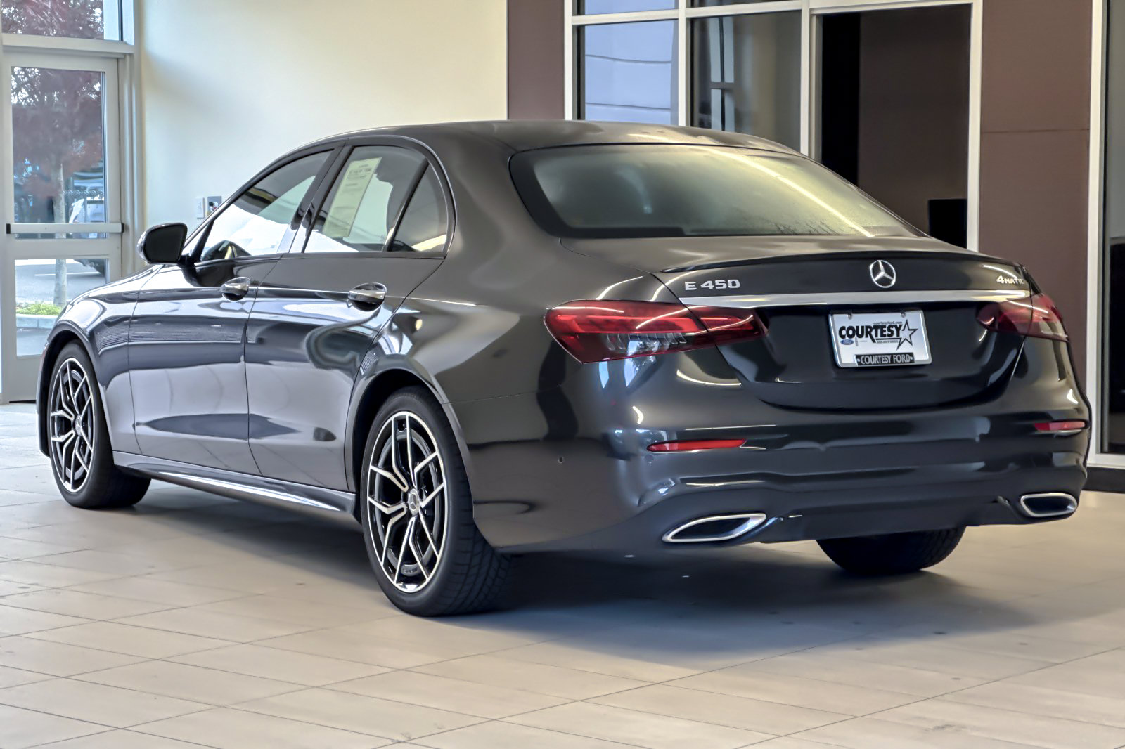 Used 2022 Mercedes-Benz E 450 4MATIC Sedan image 6