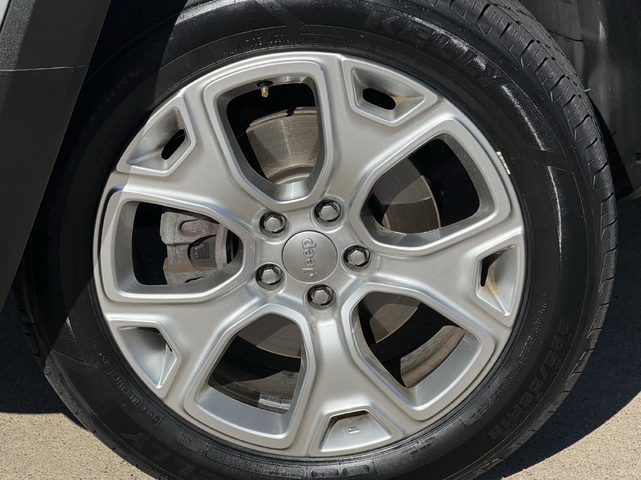 Used 2019 Jeep Renegade Limited AWD/4WD image 8