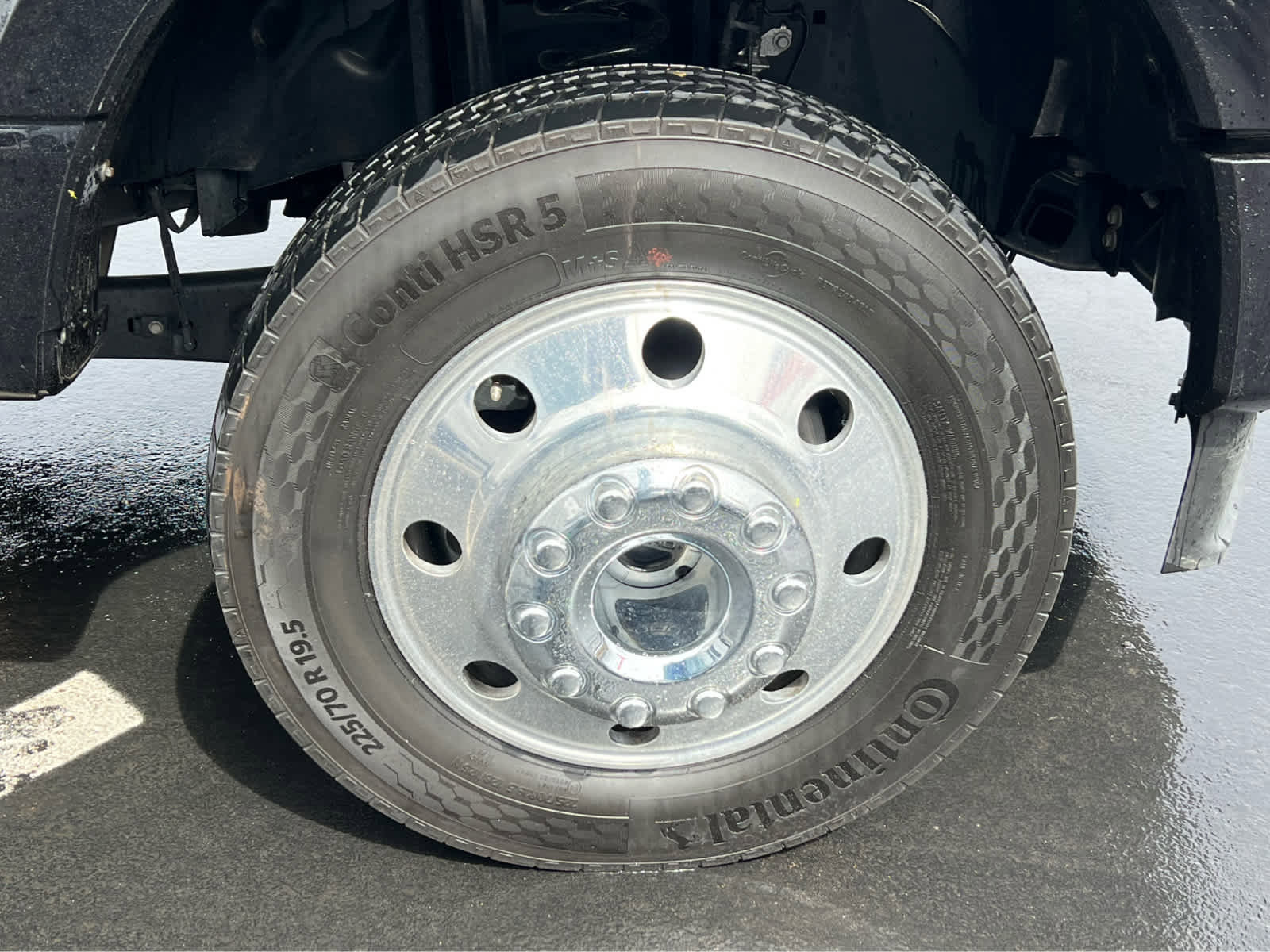 Certified 2025 Ford F450 Platinum w/ Platinum Plus Package AWD/4WD image 16