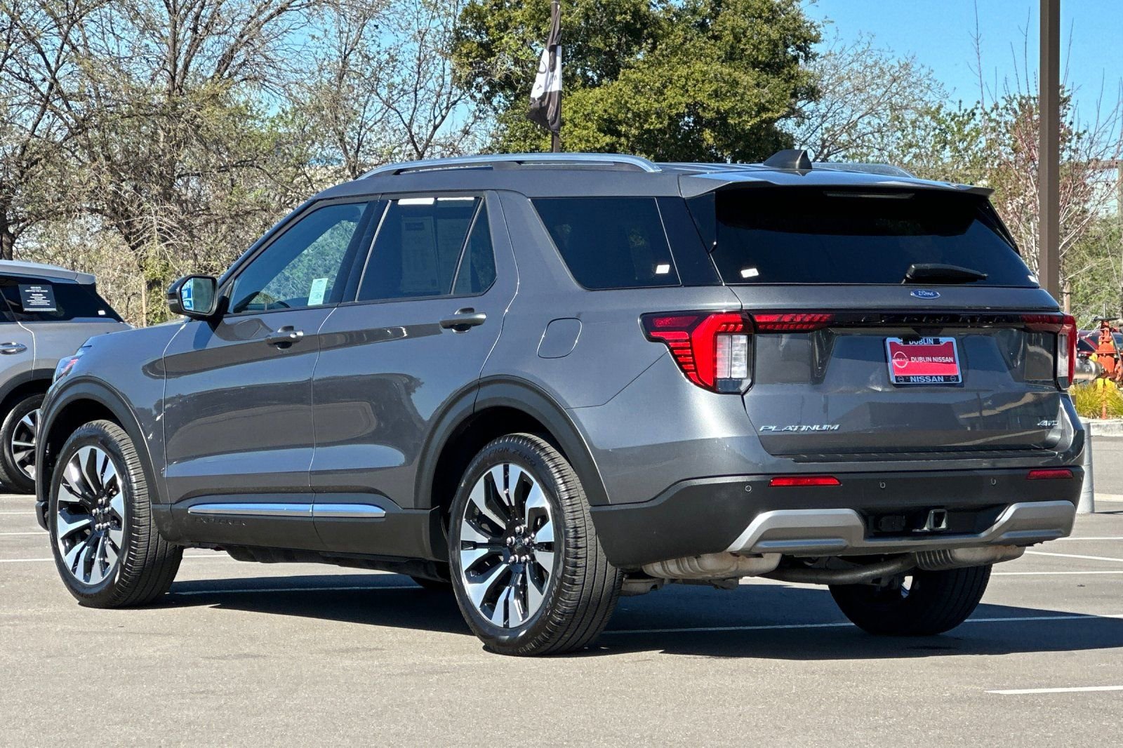 Certified 2025 Ford Explorer Platinum w/ LUX Leather Package AWD/4WD image 5