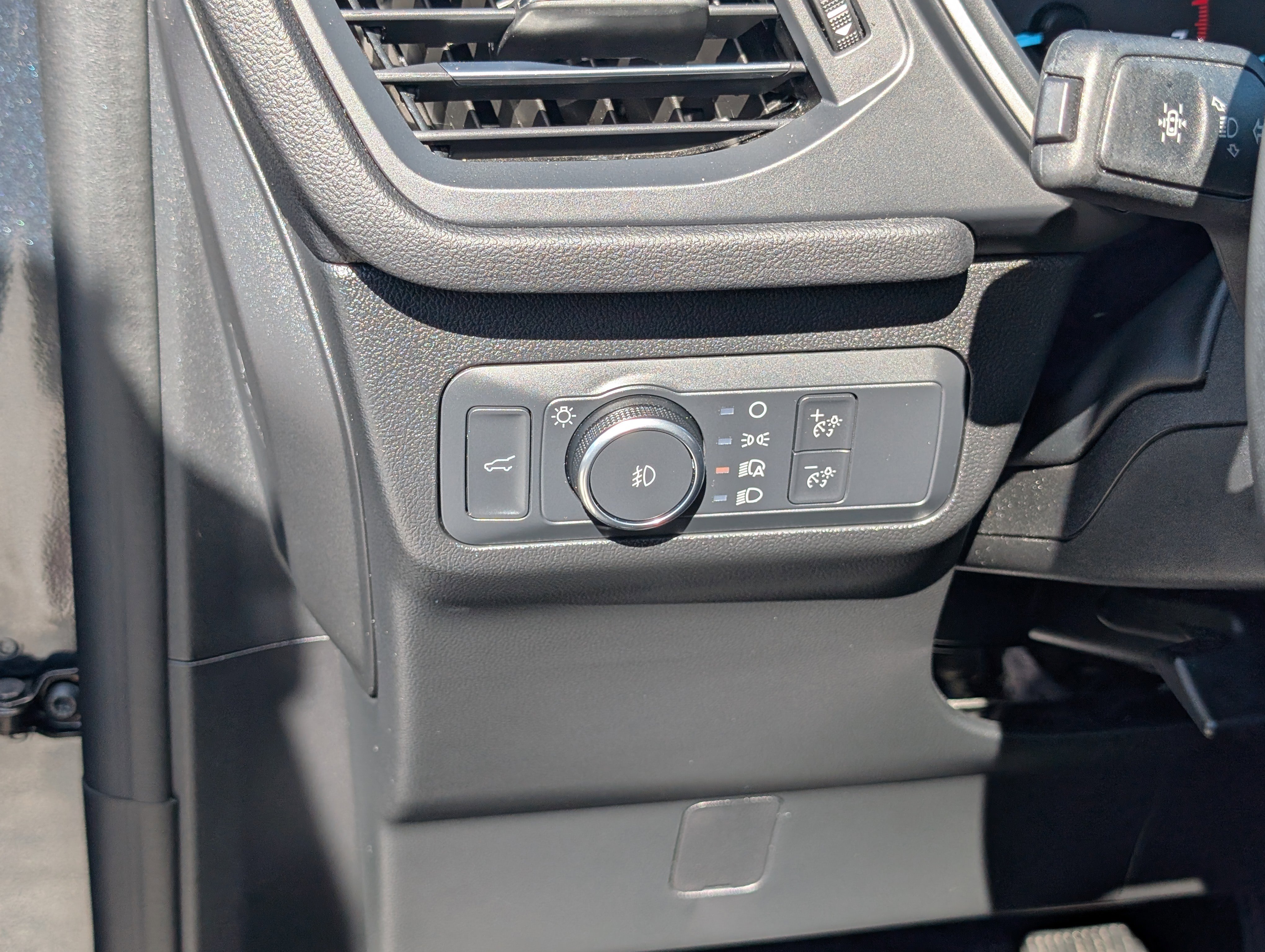 Certified 2022 Ford Escape SEL w/ SEL Stealth AWD Package image 24