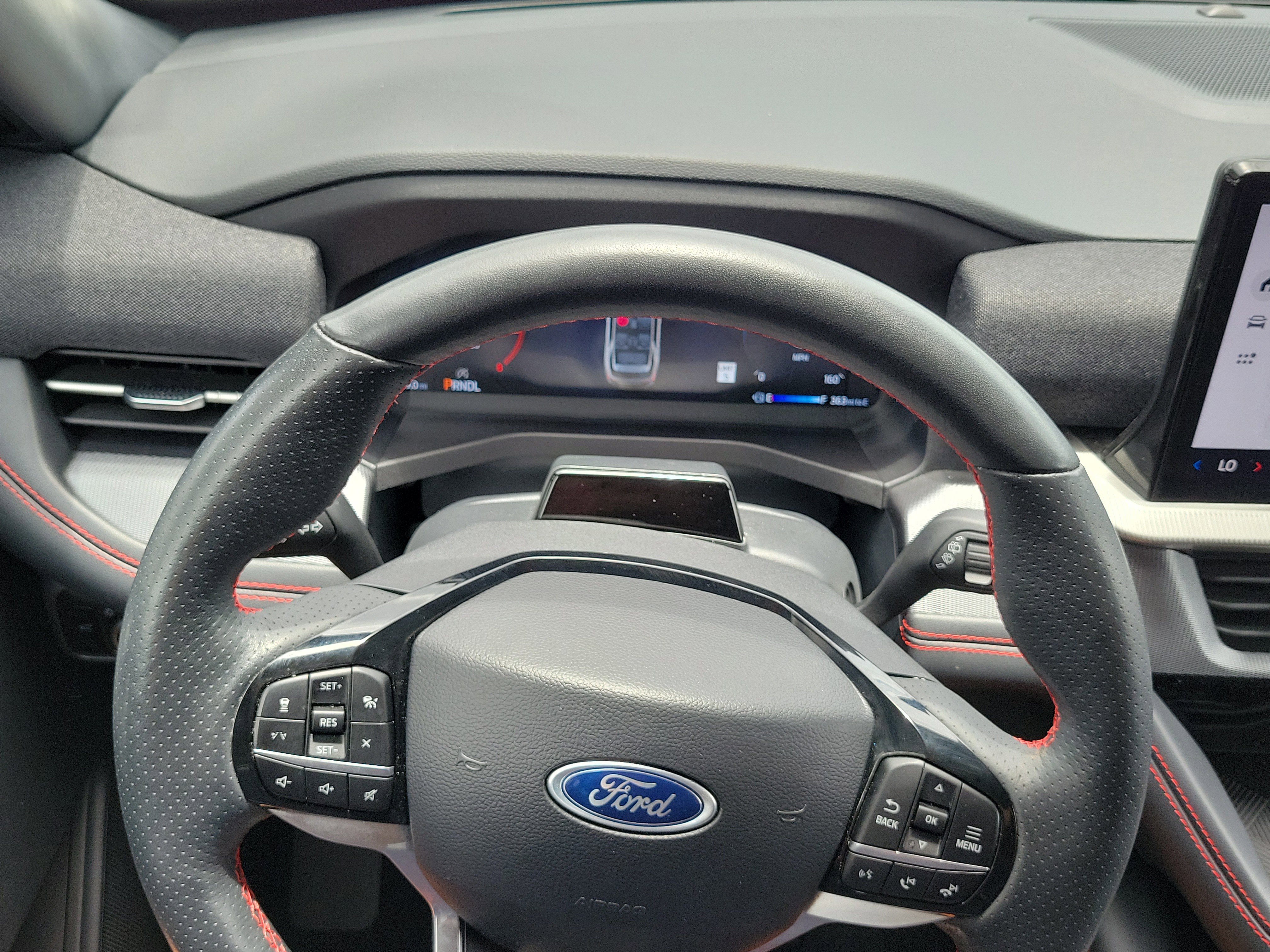 Certified 2025 Ford Explorer ST-Line AWD/4WD image 24