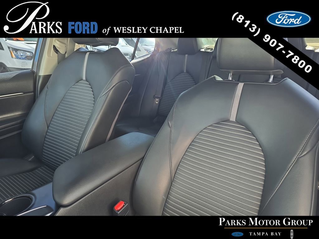 Used 2020 Toyota Camry SE image 19