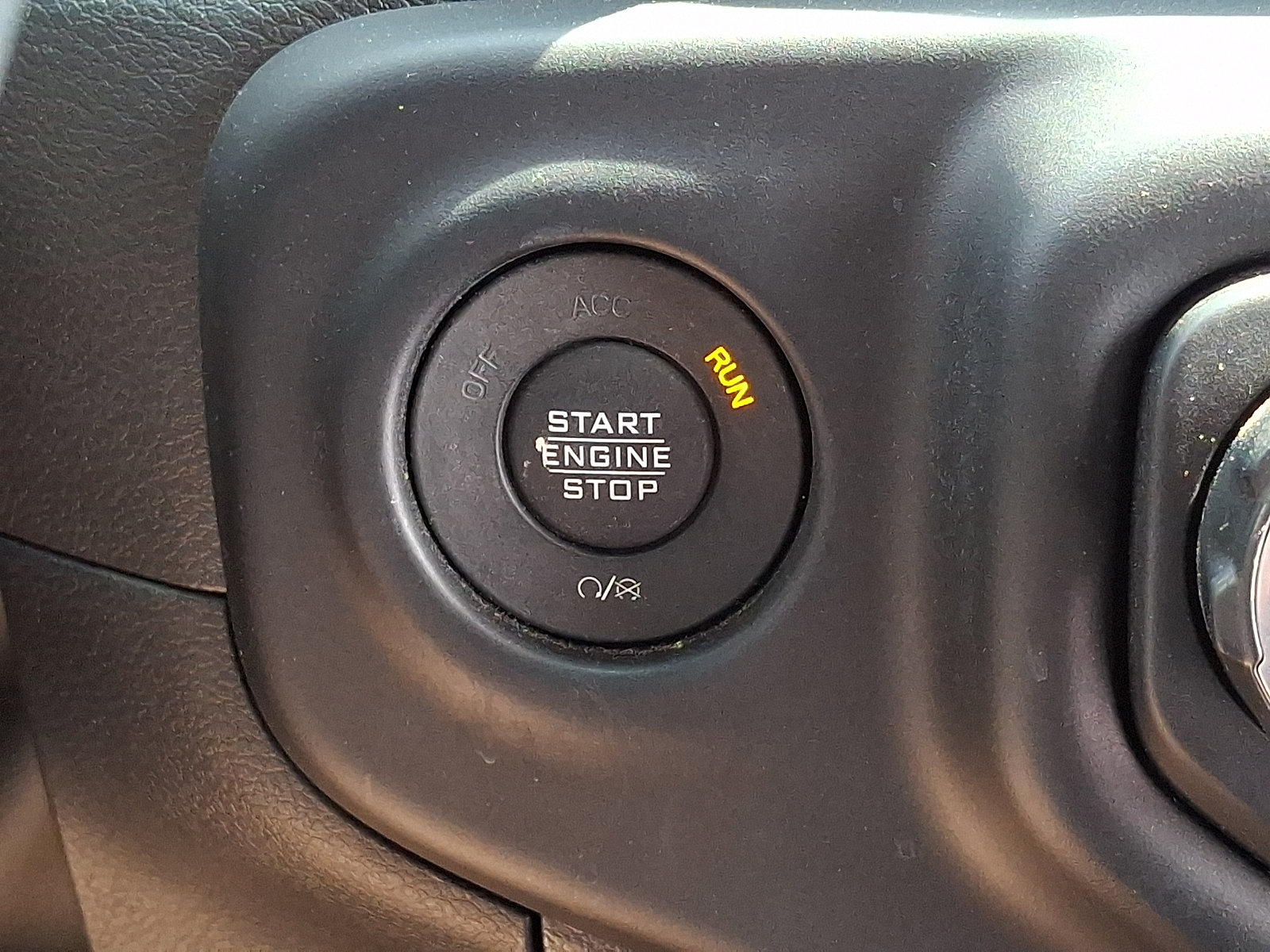 Used 2023 Jeep Wrangler Unlimited Sahara w/ Cold Weather Group AWD/4WD image 30