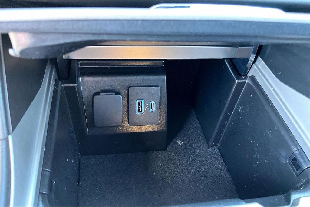 Certified 2022 Ford Explorer Base image 31