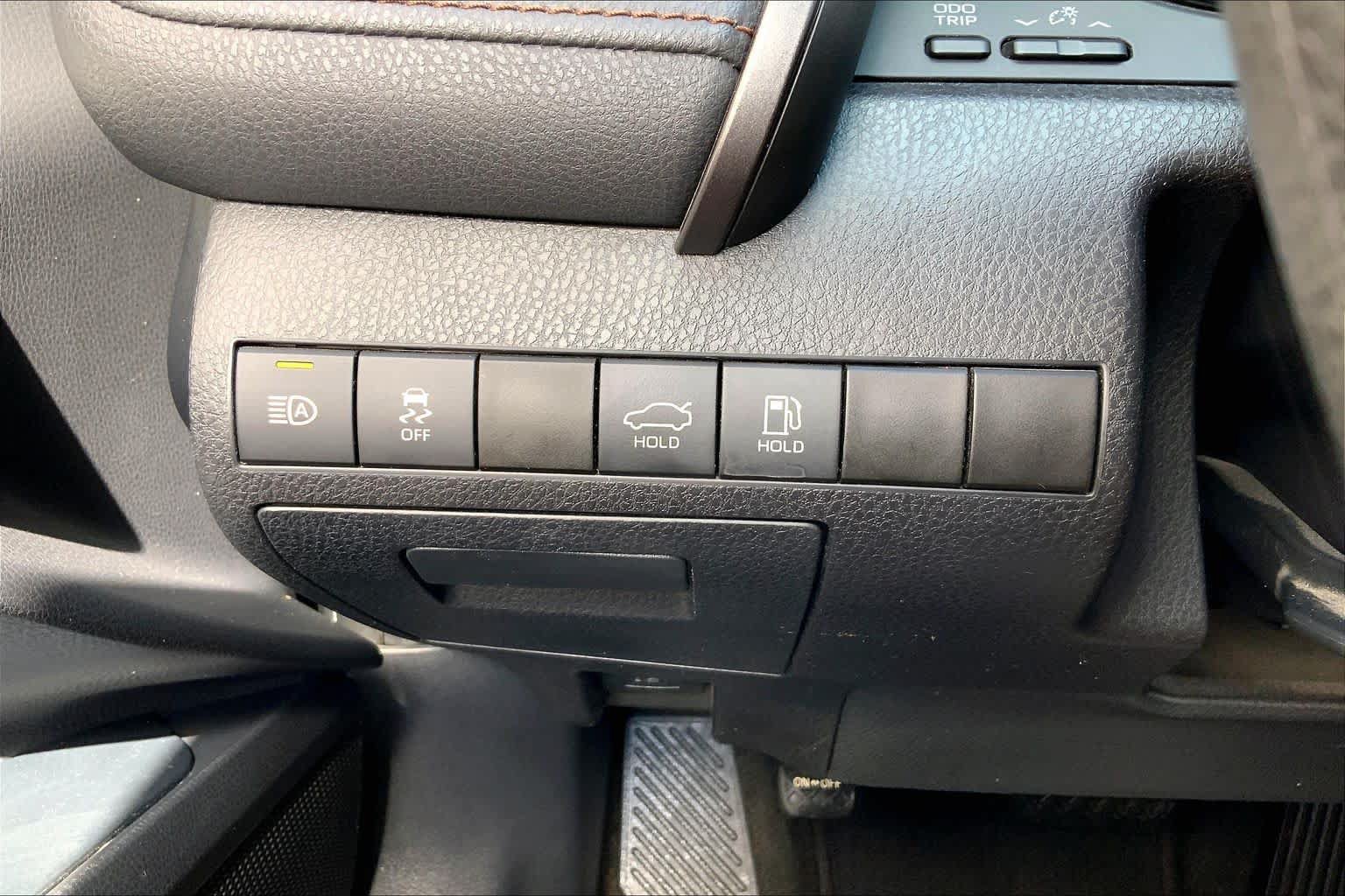 Used 2020 Toyota Camry LE FWD image 35