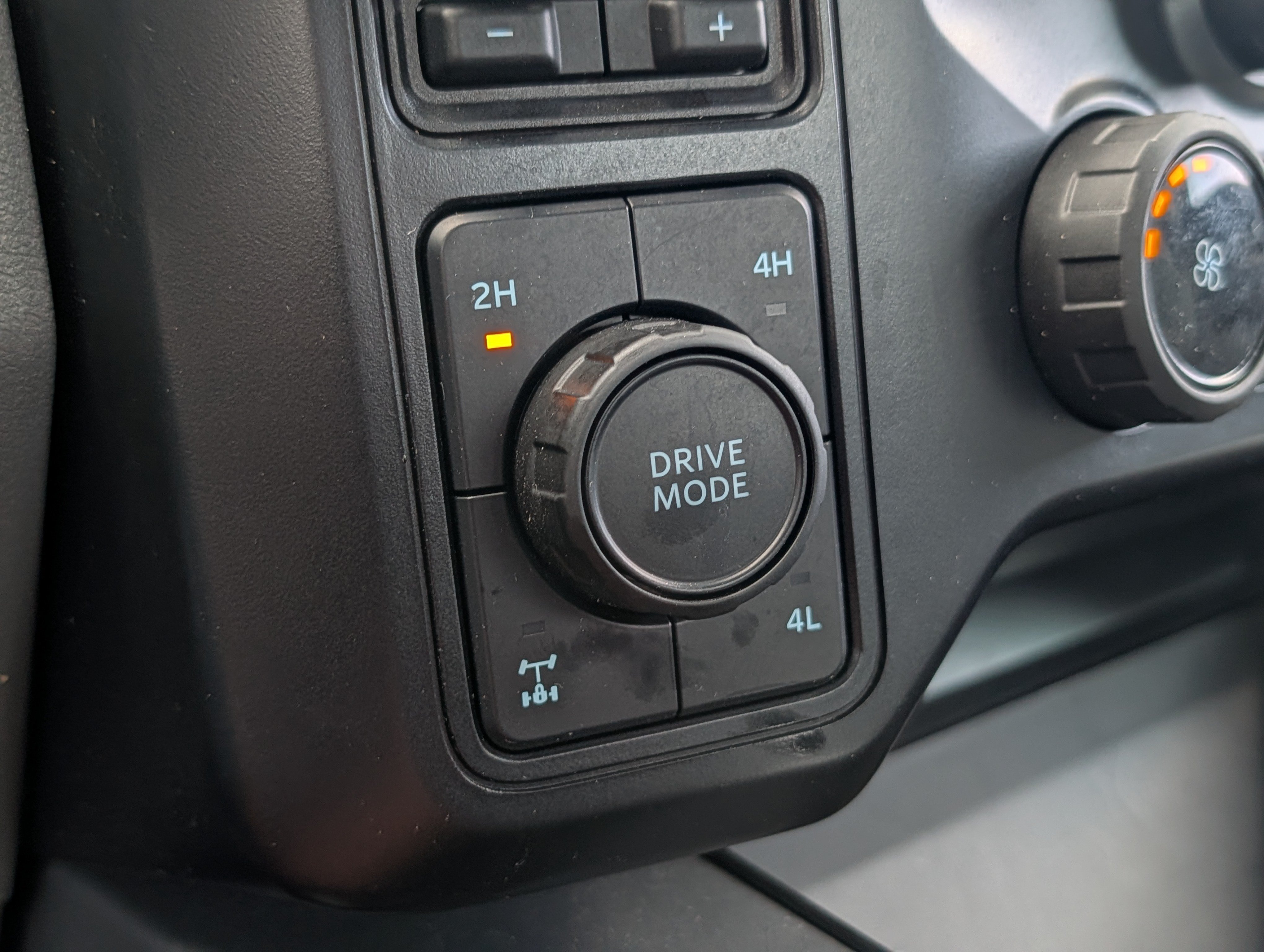 Certified 2024 Ford F250 XLT w/ Black Appearance Package AWD/4WD image 59
