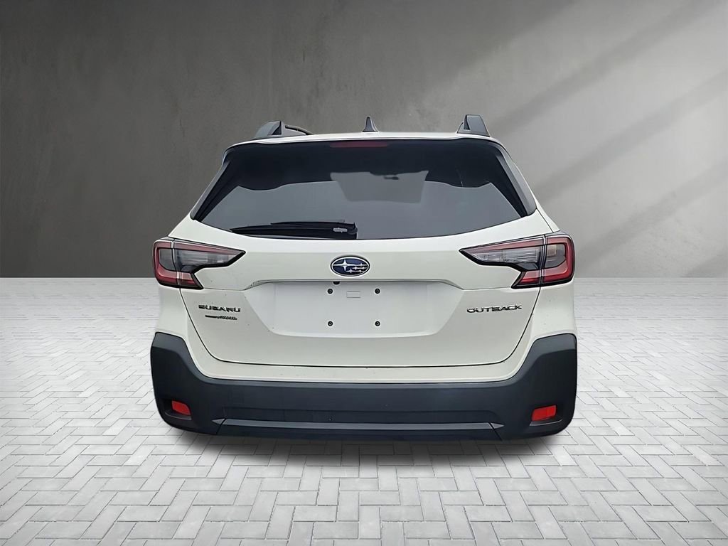 Used 2023 Subaru Outback Premium image 4