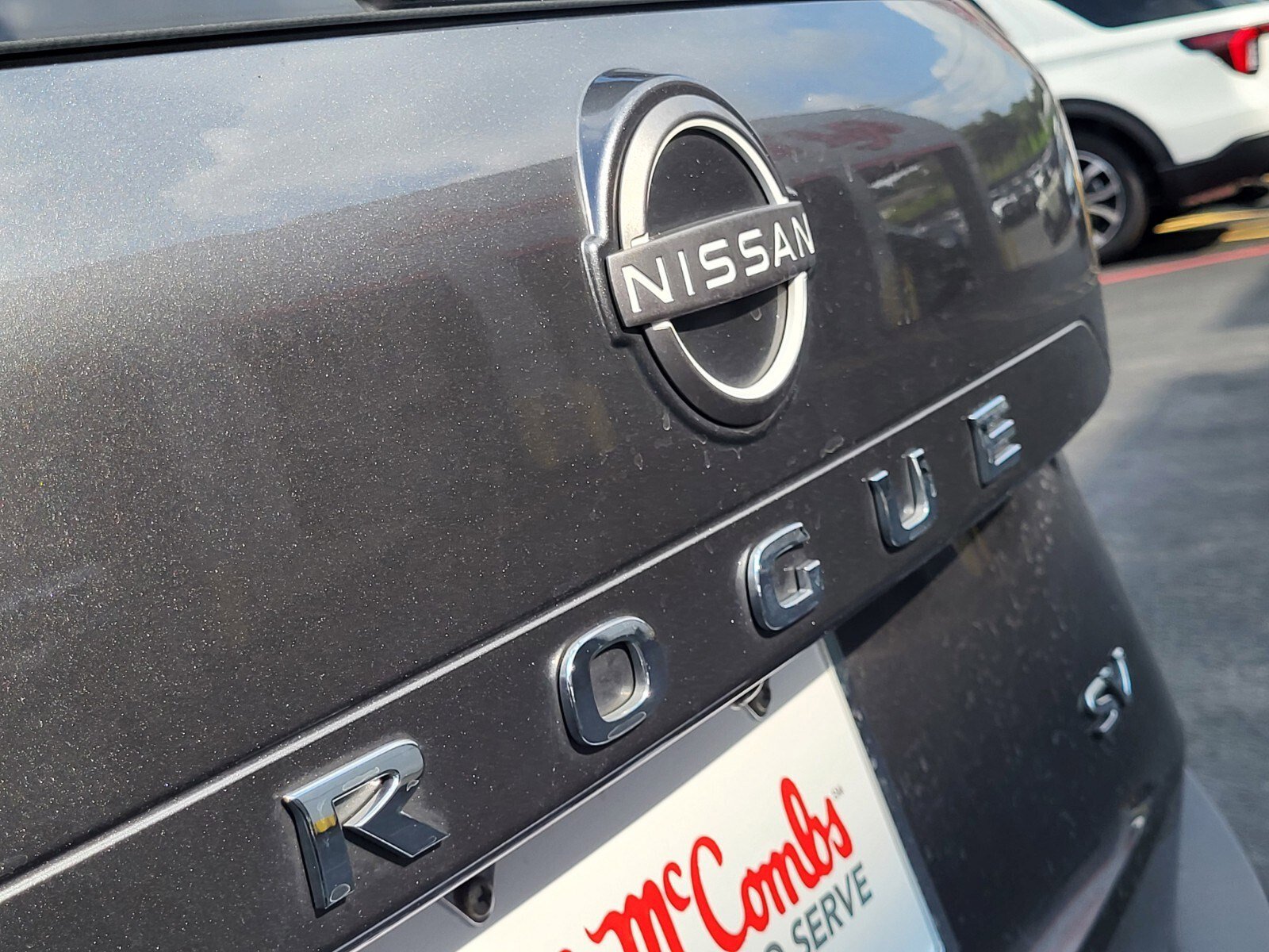 Used 2023 Nissan Rogue SV FWD image 12