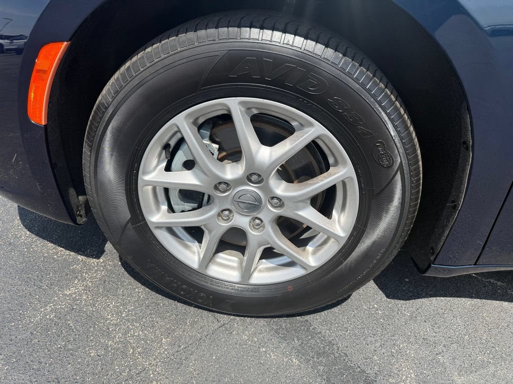 Used 2024 Chrysler Pacifica Touring-L FWD image 13