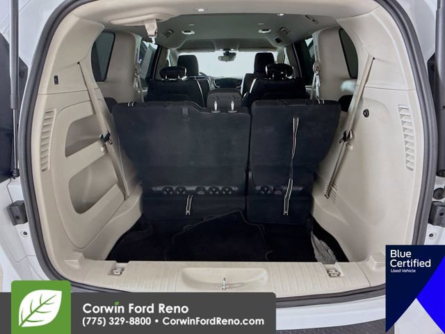 Used 2023 Chrysler Pacifica Touring-L FWD image 27