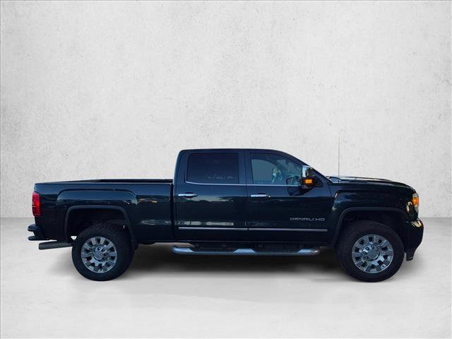 Used 2019 GMC Sierra 2500 Denali w/ Duramax Plus Package AWD/4WD image 4