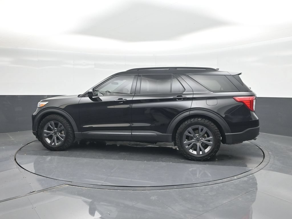 Certified 2023 Ford Explorer XLT w/ Equipment Group 202A RWD image 28