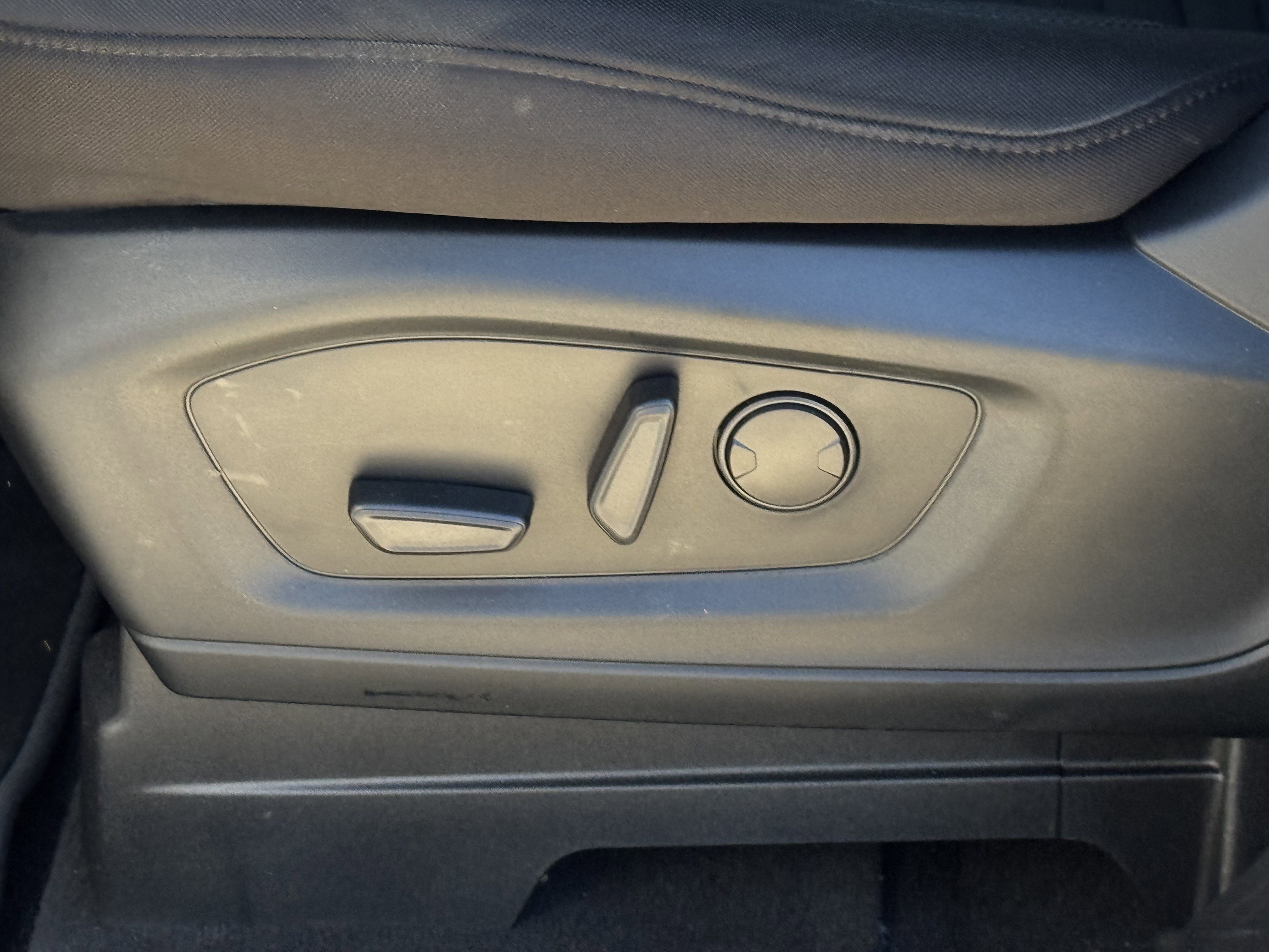 Certified 2021 Ford Explorer XLT image 17