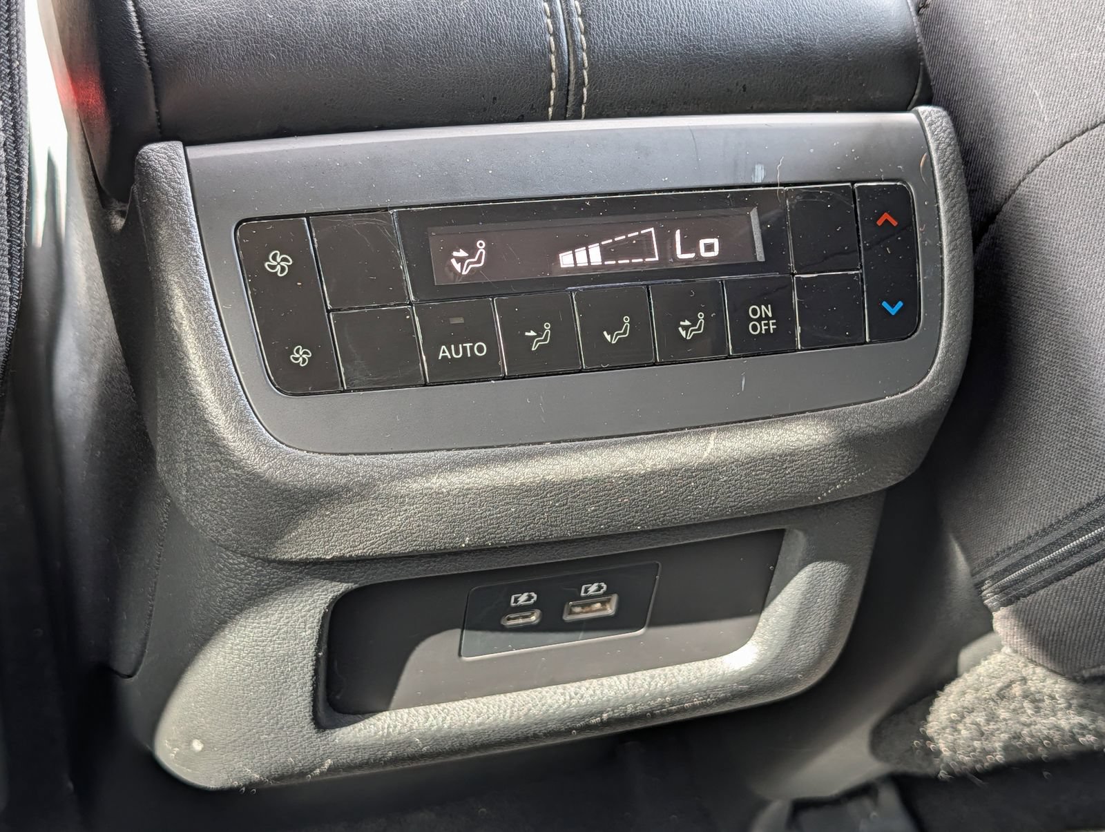 Used 2023 Nissan Pathfinder SV w/ Black Appearance Package AWD/4WD image 23