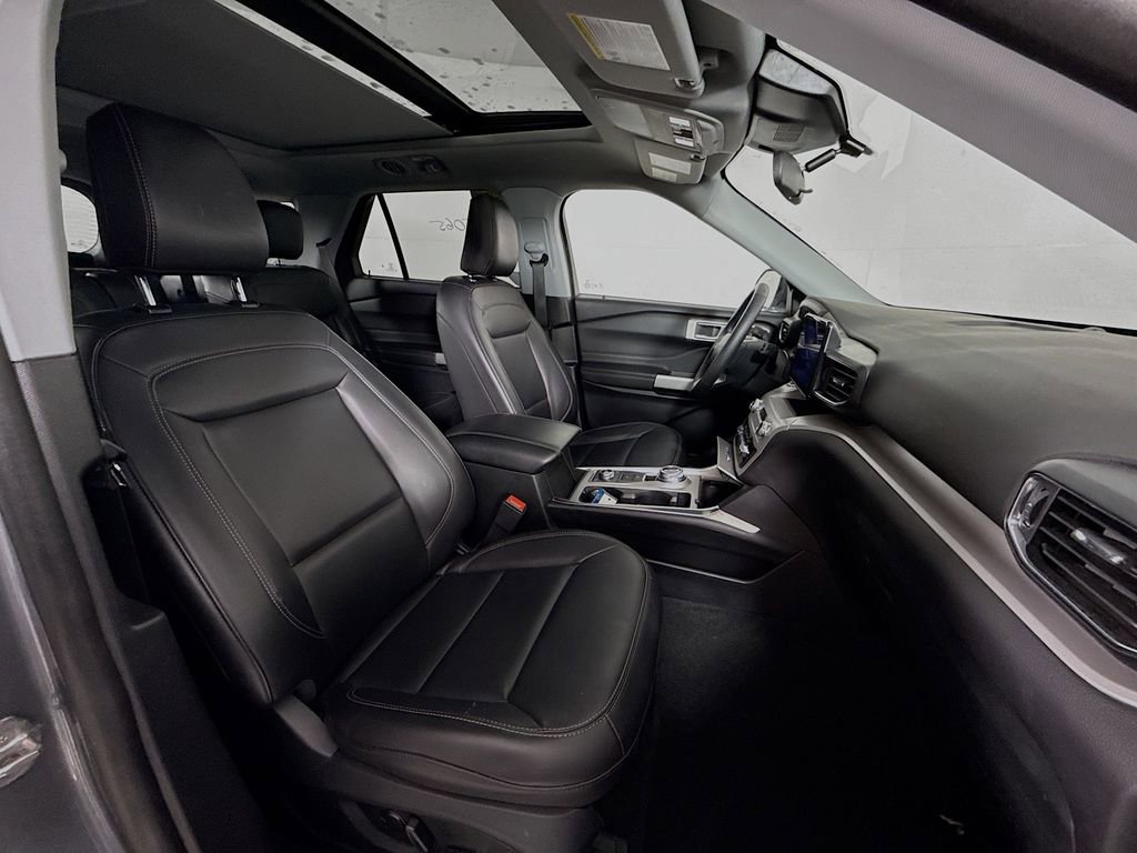 Certified 2023 Ford Explorer XLT w/ Equipment Group 202A image 29