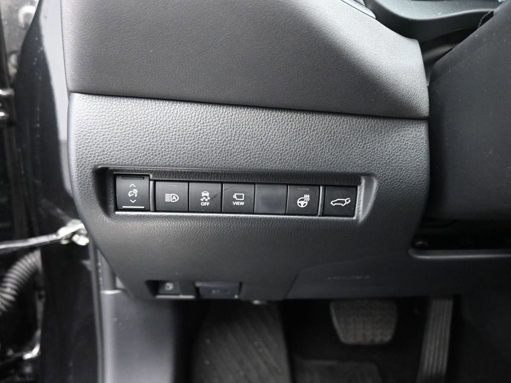 Used 2024 Toyota Venza Limited image 40