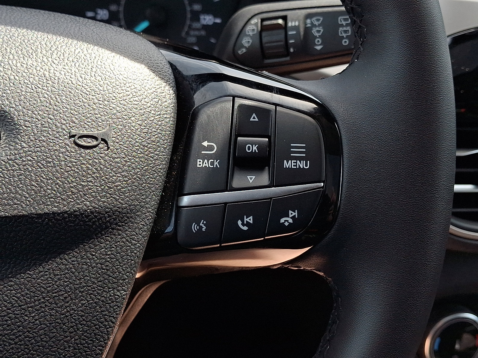 Certified 2022 Ford Escape SEL AWD/4WD image 25